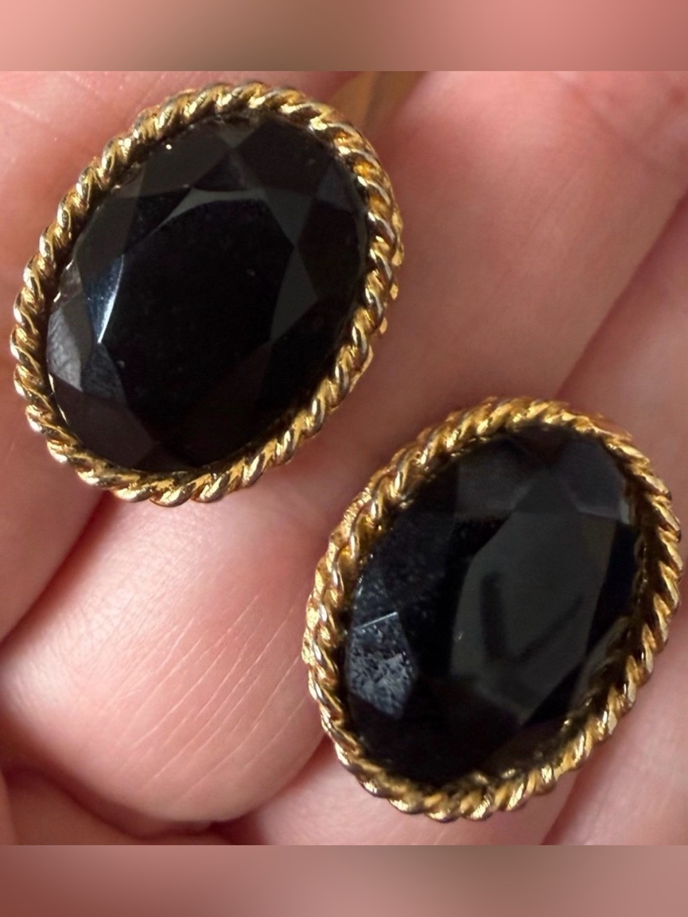 VTG Designer Les Bernard Black Glass Gold Tone Oval Clip On Earrings